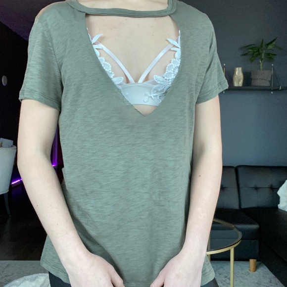 Boutique Cut Out T-Shirt - Emory Park - Picture 2 of 4